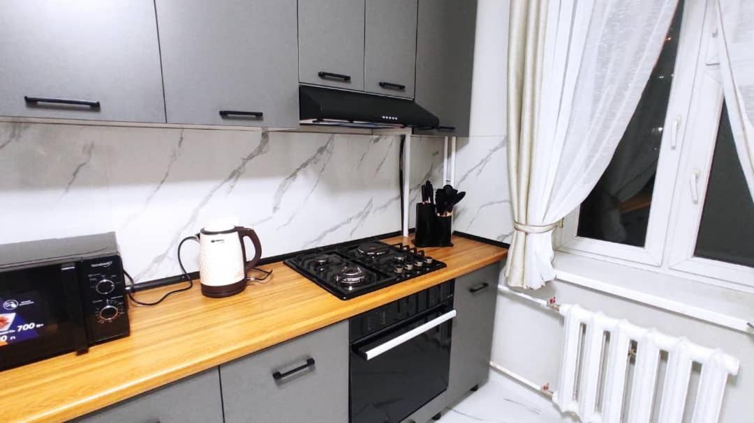 Apartment In Street Toktogula 77 Бишкек Экстерьер фото