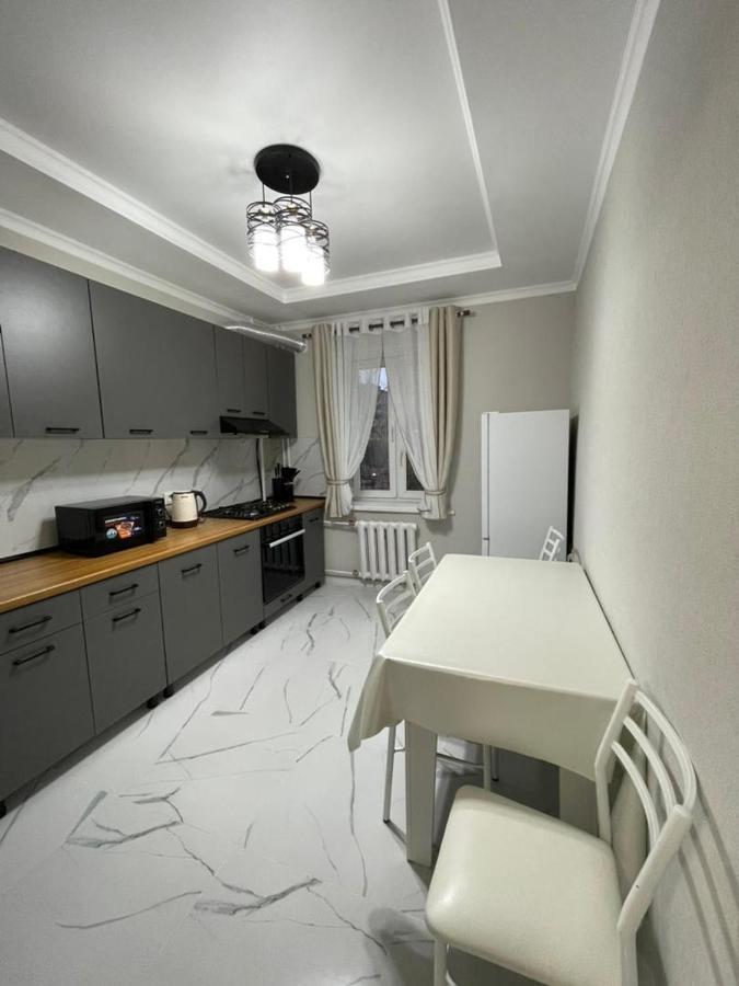 Apartment In Street Toktogula 77 Бишкек Экстерьер фото