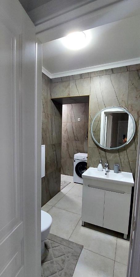 Apartment In Street Toktogula 77 Бишкек Экстерьер фото